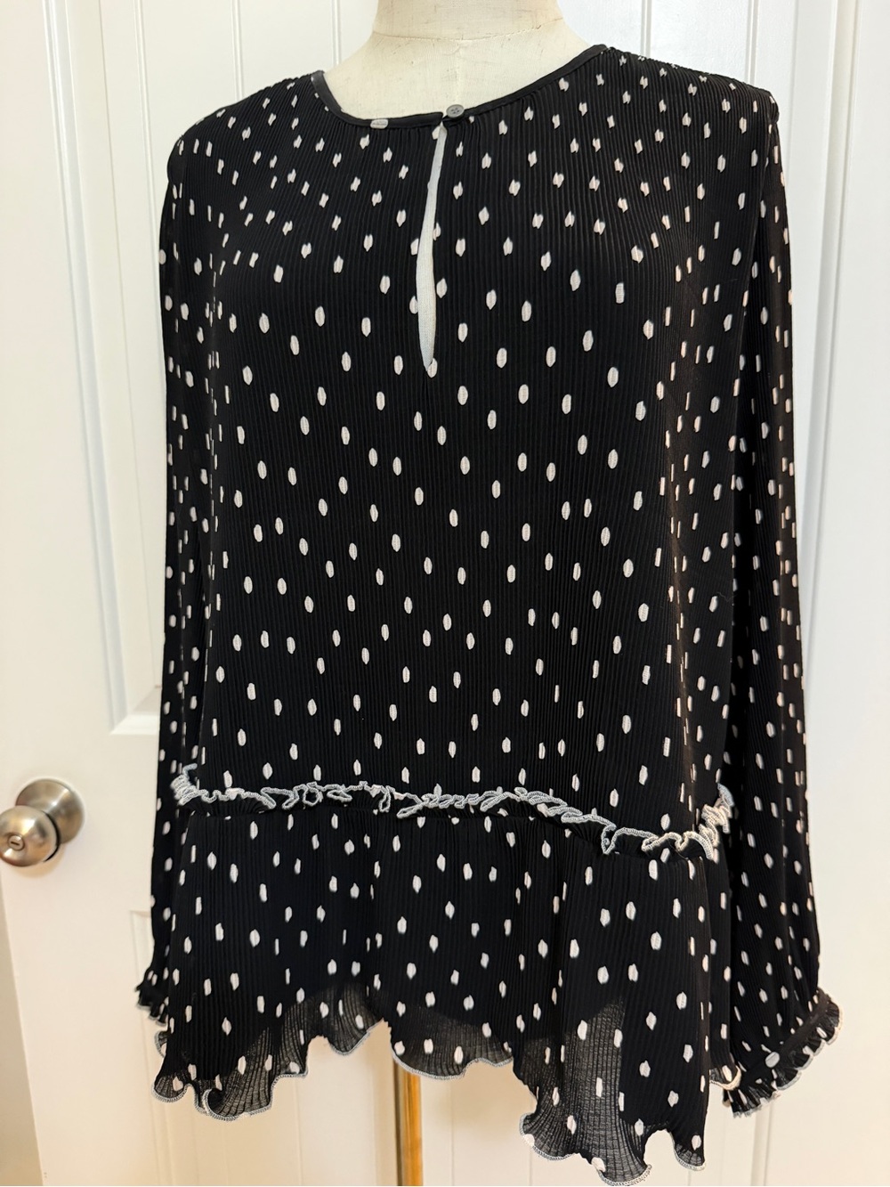 J. Crew Black & White Polka Dot All Over Pleated Top Sz XL Long Sleeves